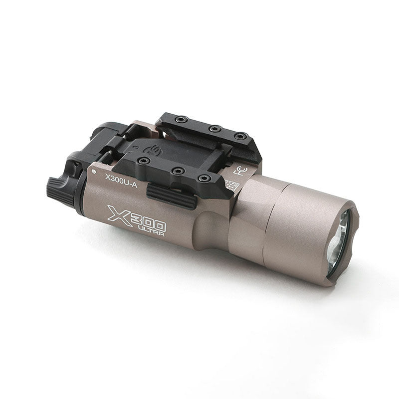 Linterna Táctica Surefire X300 – Iluminación Profesional y Rendimiento en Condiciones Extremas